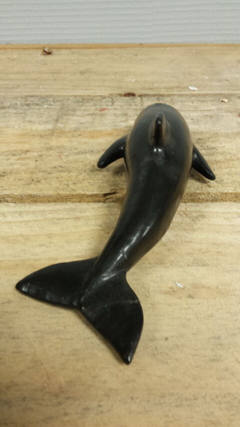 Dauphin en pierre noire longueur 20 cm 0 Tours (37)