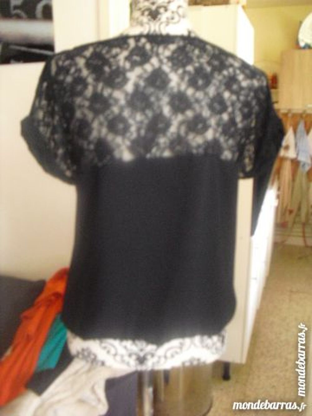 TOP NOIR dentelles a motifs manches courtes T M Vêtements