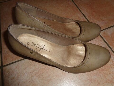 Escarpins taupe P40 quasi neufs � 10 euros 10 Laura�t (32)