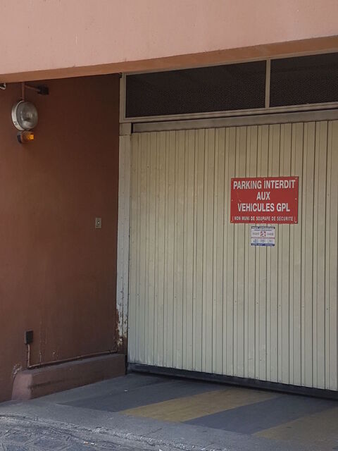  Parking / Garage  louer 11 m