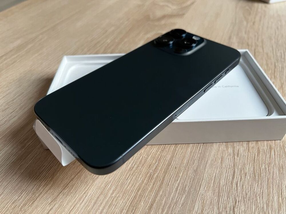 iphone 15 pro max Téléphones et tablettes