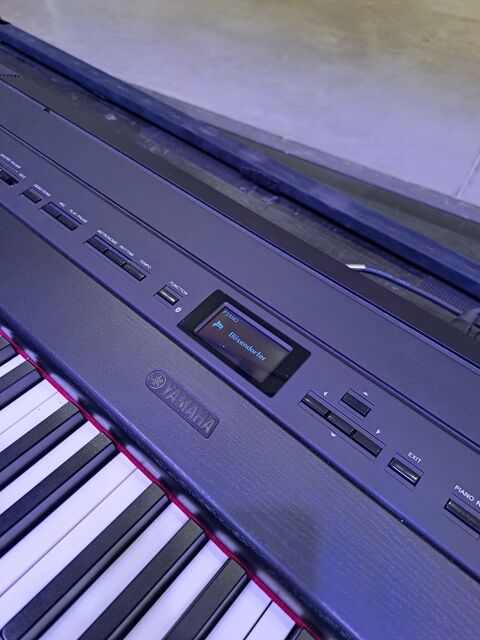 Piano Yamaha P515 1200 Montauban (82)