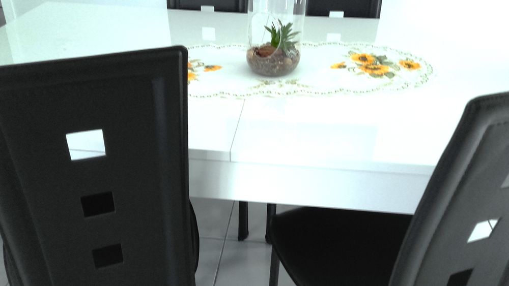 TABLE SALLE A MANGER + 6 CHAISES Meubles