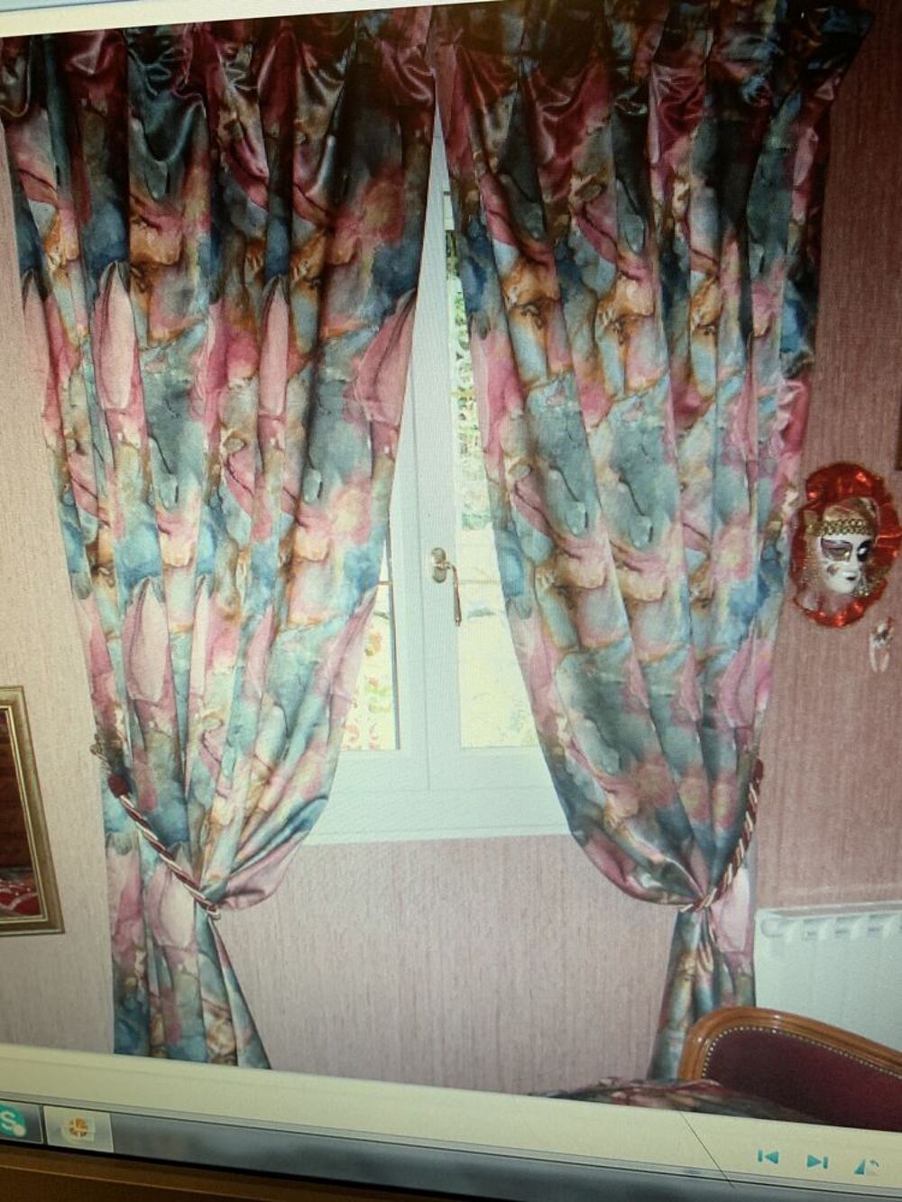 ENSEMBLE COMPLET DE PARURE DE LIT en tr&egrave;s beau satin Décoration