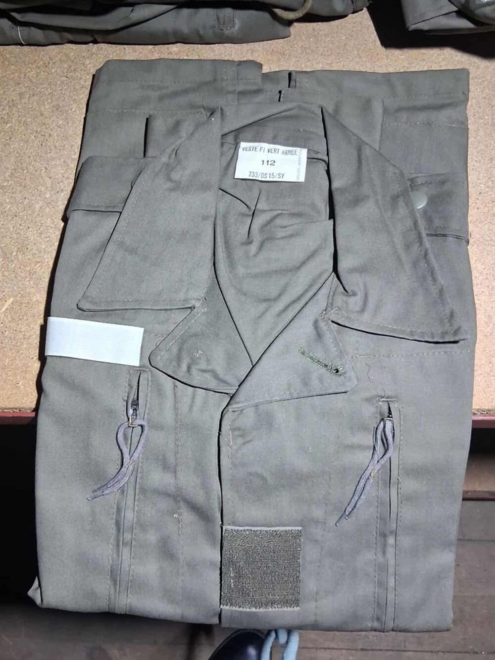 LOT VESTES KAKI ARMEE NEUVES Vêtements