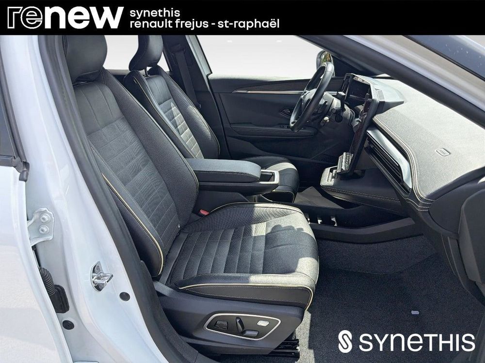 M&eacute;gane Megane E-Tech EV60 220 ch super charge Iconic 2023 occasion 83600 Fr&eacute;jus