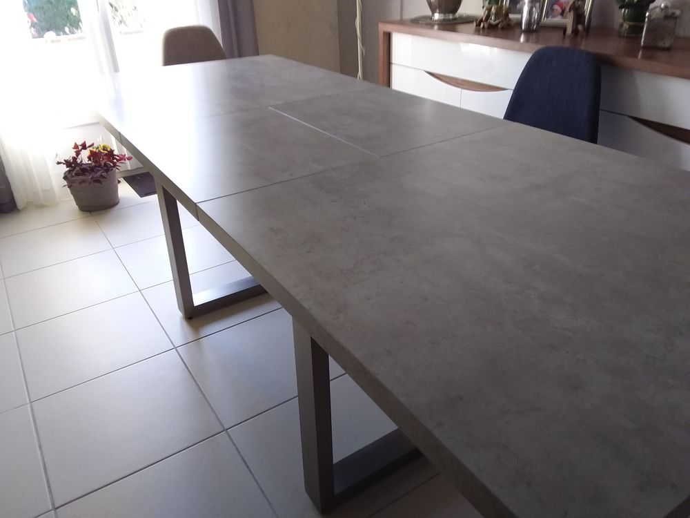 Grande table. Meubles