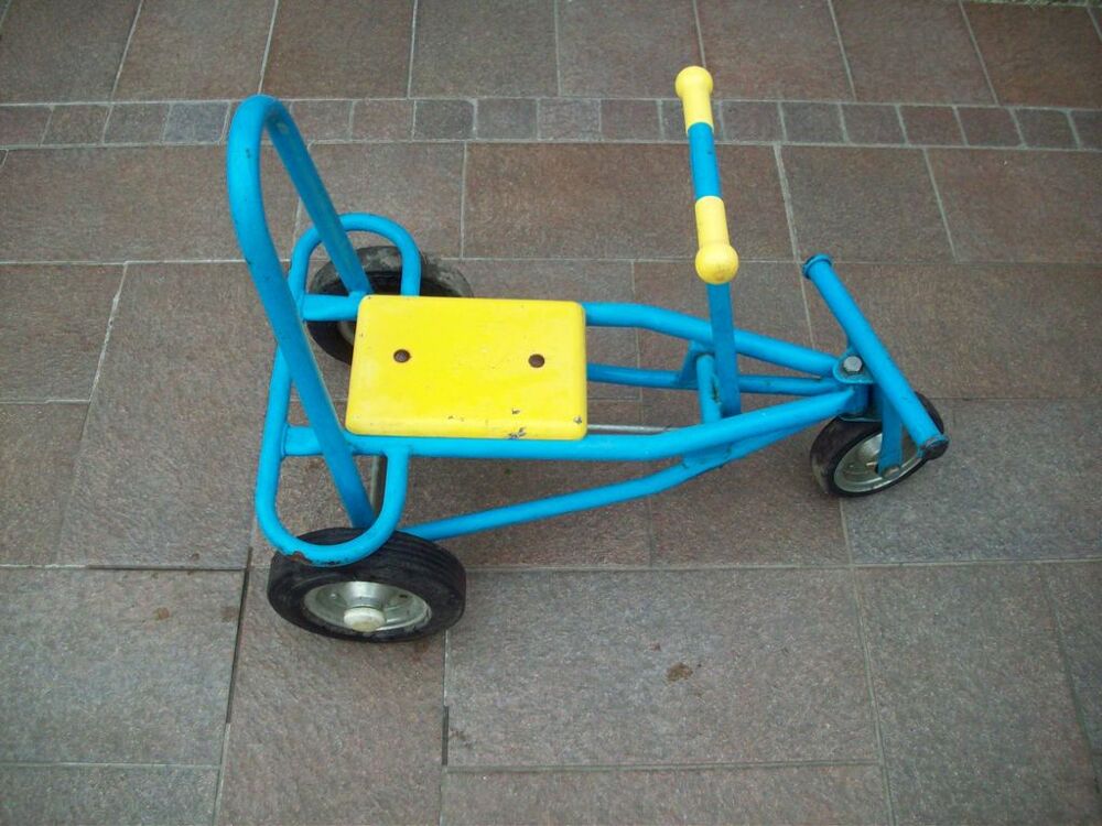 Trottinette Trois Roues Enfant Bleue et Jaune Jeux / jouets