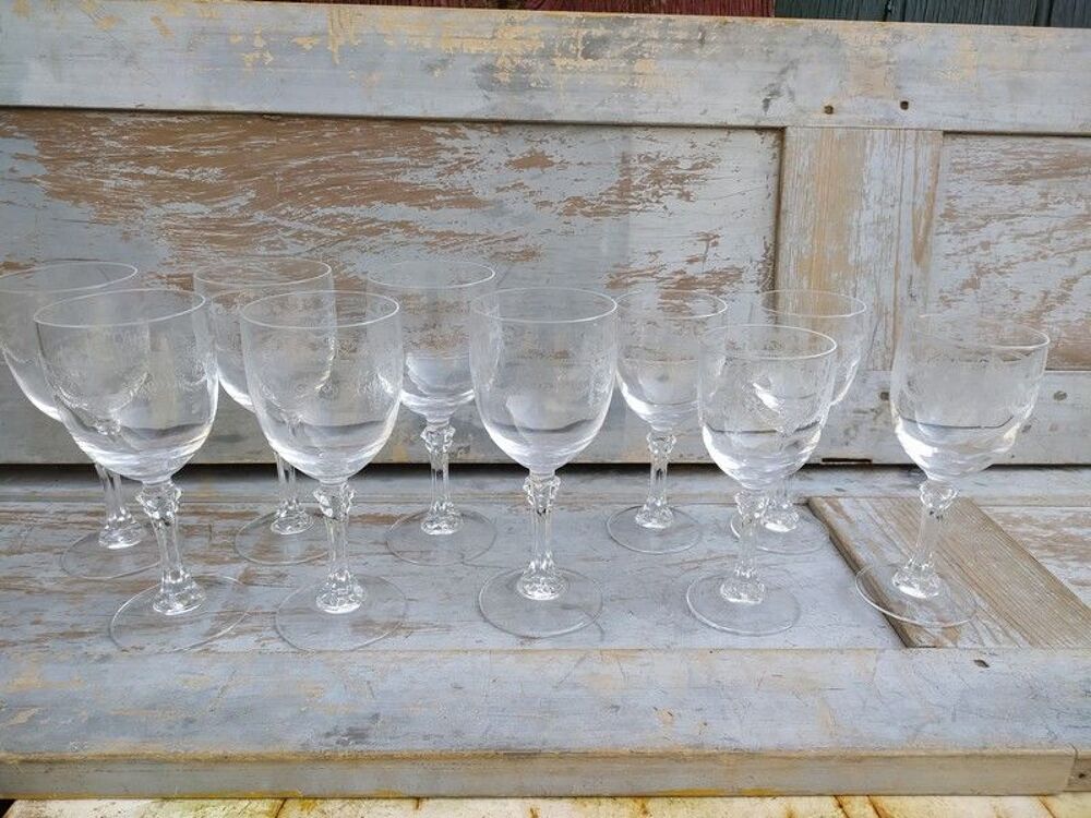 6 Verres &agrave; Eau et 4 Verres &agrave; Vins Cristal Motif Guirlande 
Décoration