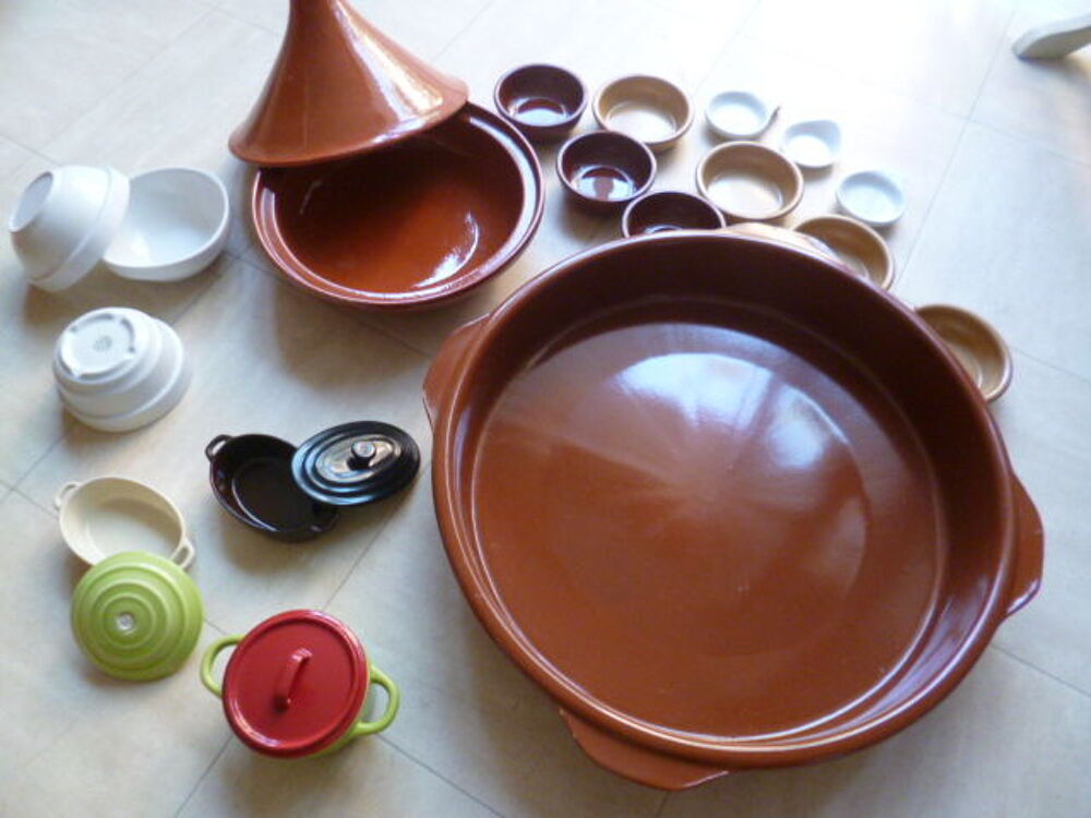 tr&egrave;s grand PLAT et TAJINE en terre cuite +++ zoe Electroménager
