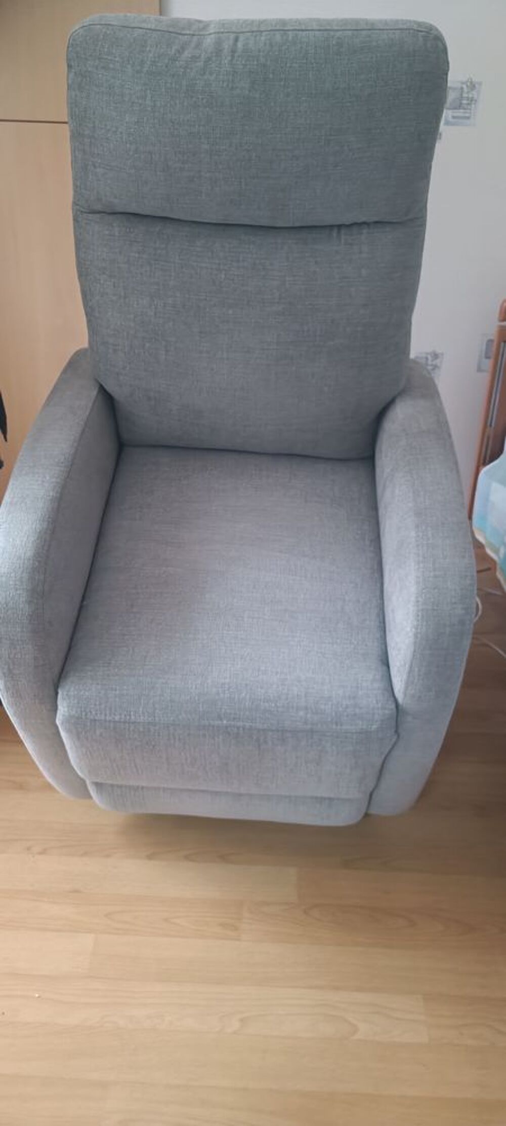Fauteuil relax multi positions dont aide au relev&eacute; Meubles