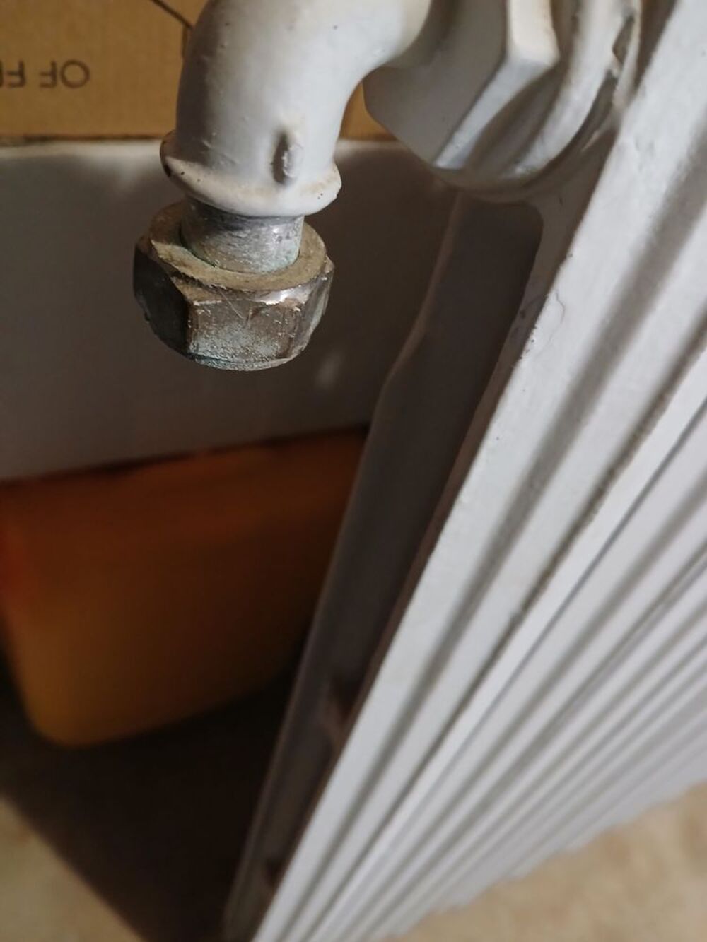 Radiateur en fonte 11 &eacute;l&eacute;ments Bricolage