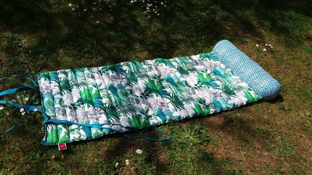 Matelas de sol r&eacute;versible sieste tropique Francoise SAGET Jardin