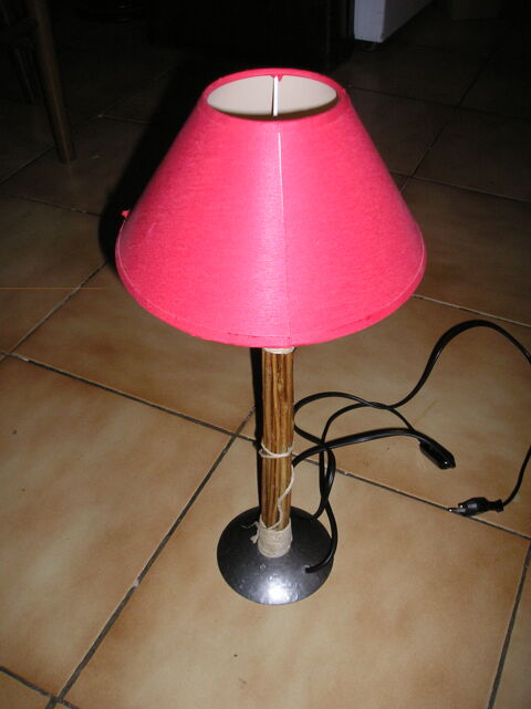 Lampe de chevet bambou et m�tal
20 Sept�mes-les-Vallons (13)