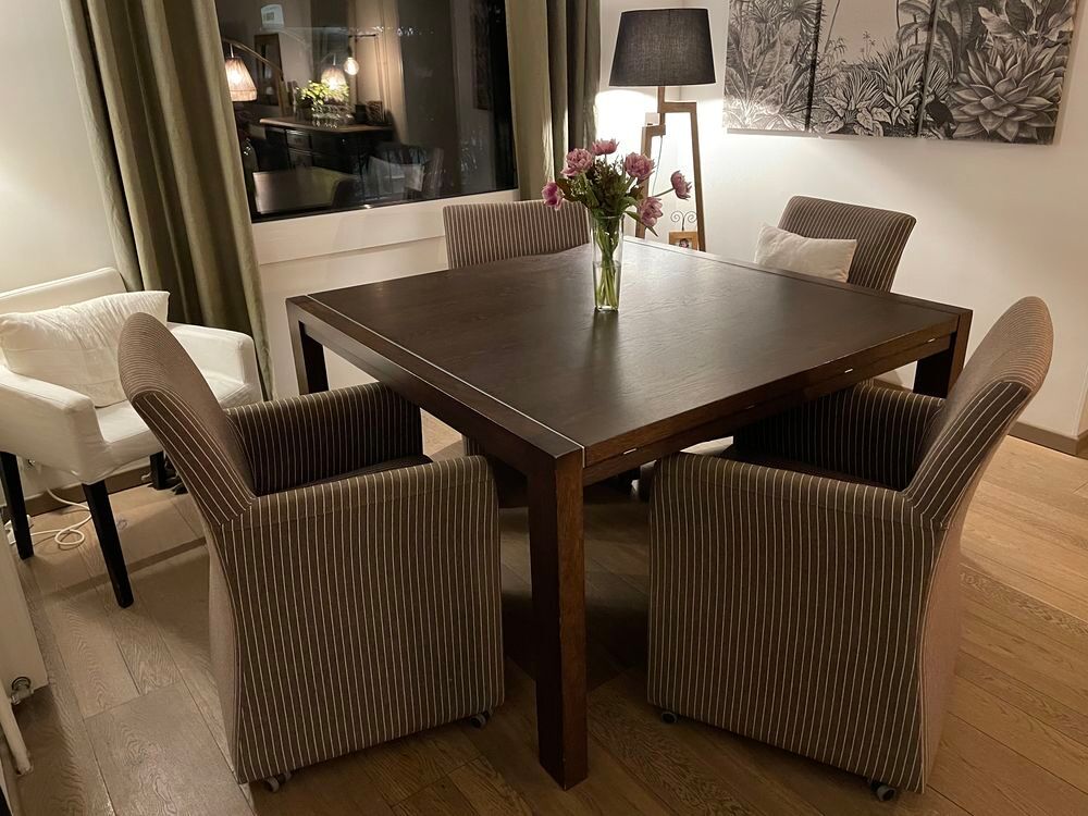 Table &agrave; manger de style moderne 10 couverts Meubles