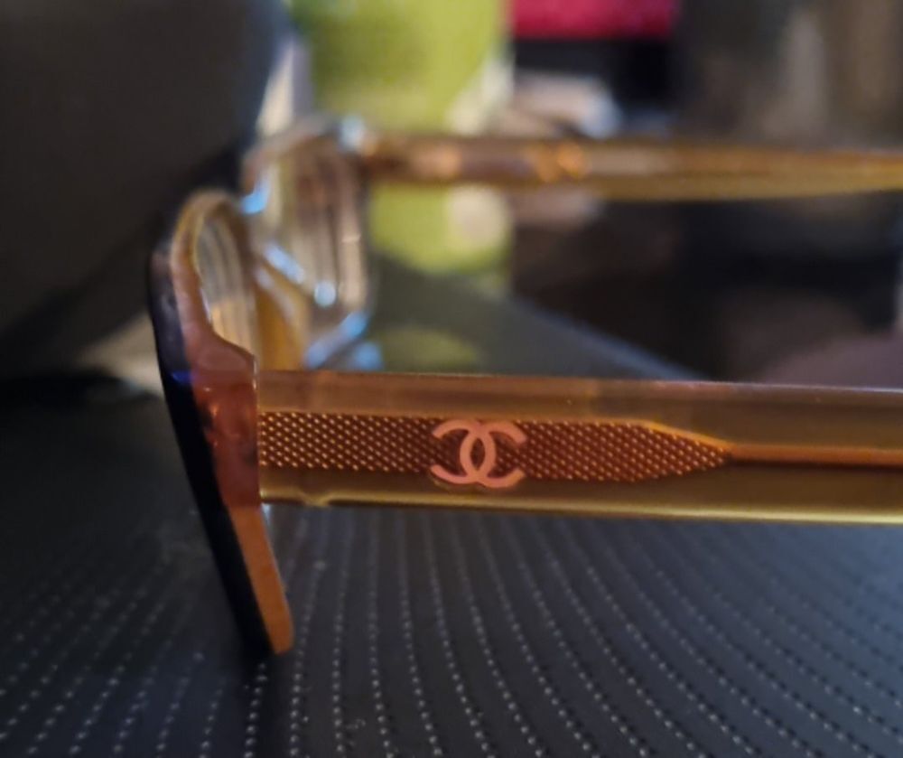 Tr&egrave;s jolie monture Chanel Bijoux et montres