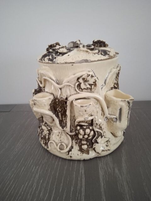 Pot dcoratif 8 Andrzieux-Bouthon (42)