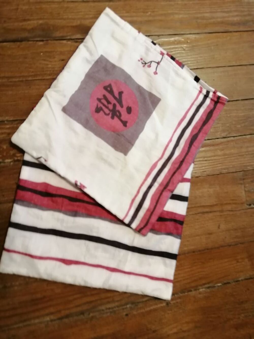 LOT DE 2 HOUSSES DE COUSSINS Puériculture