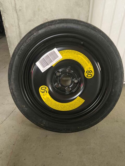 Pi&egrave;ces et &eacute;quipements Voiture Pneu voiture - roue  occasion Saint-&Eacute;gr&egrave;ve 38120