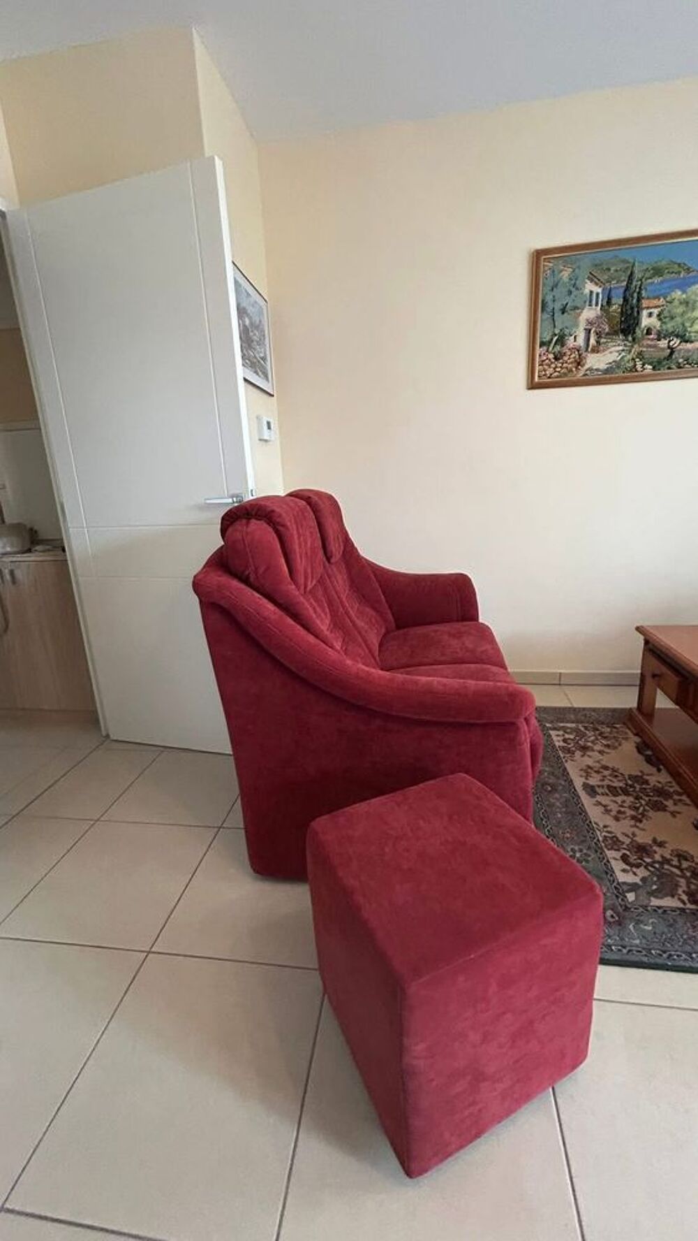 &Agrave; saisir canap&eacute; 2 places en tissu bordeaux avec son pouf Meubles