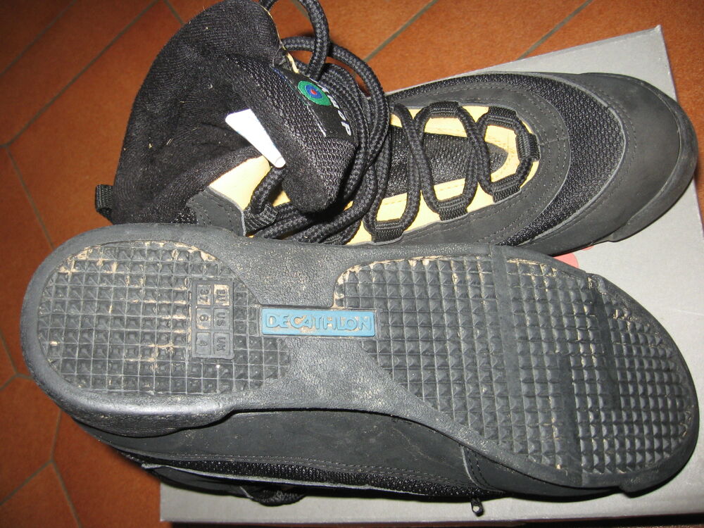 CHAUSSURE FITNES " DOMYOS" Chaussures