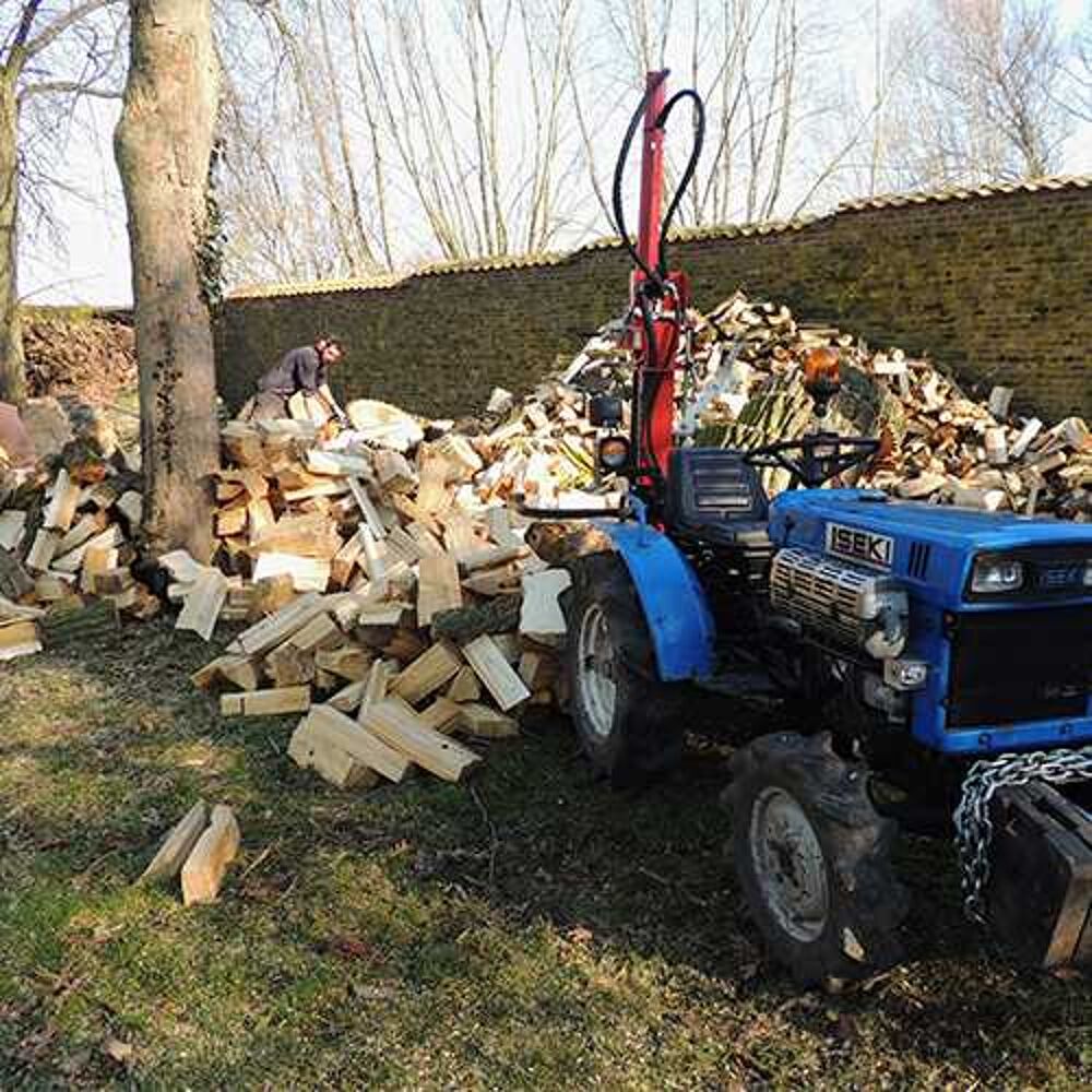 Jardinier propose fentes de vos bois de chauffage Jardin