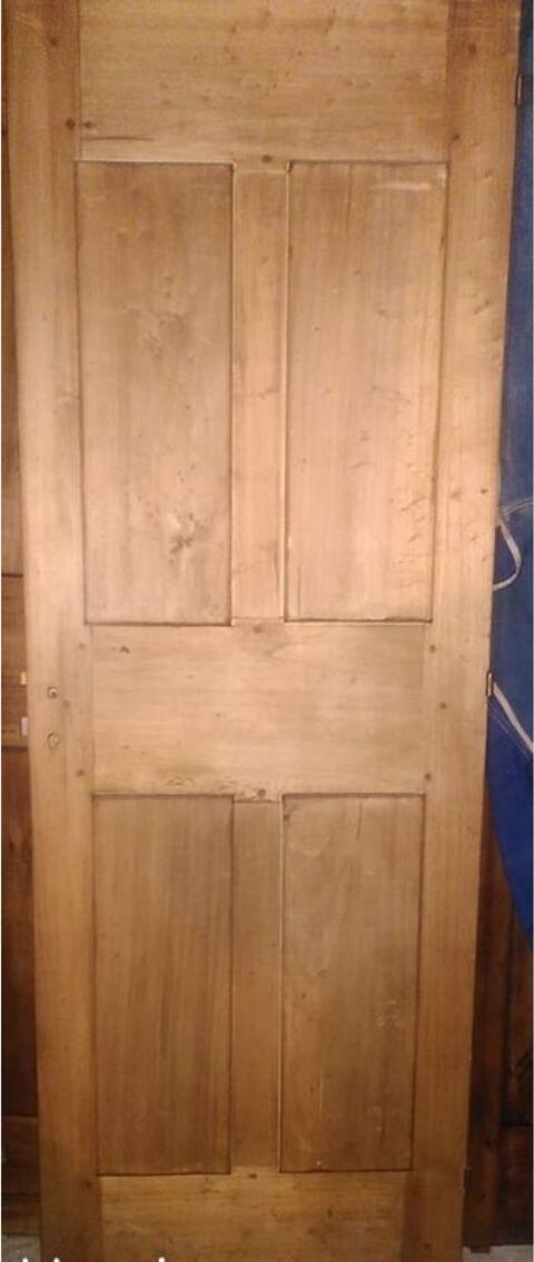 Porte d'entr�e 1200 Pujaut (30)