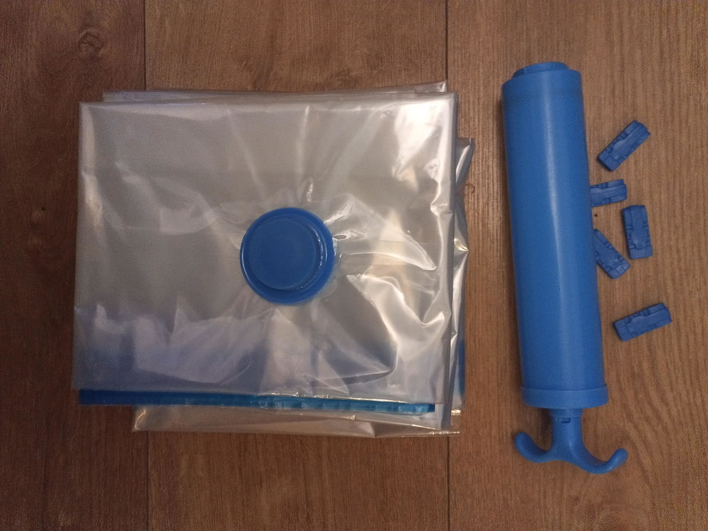 Lot de 5 sacs de rangement sous vide avec 1 pompe manuelle Bricolage