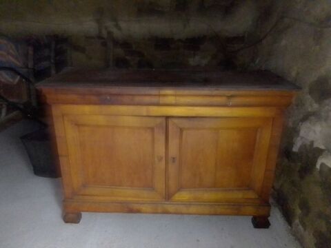 buffet campagnard en excellent tat 139 Saint-Symphorien-sur-Couze (87)