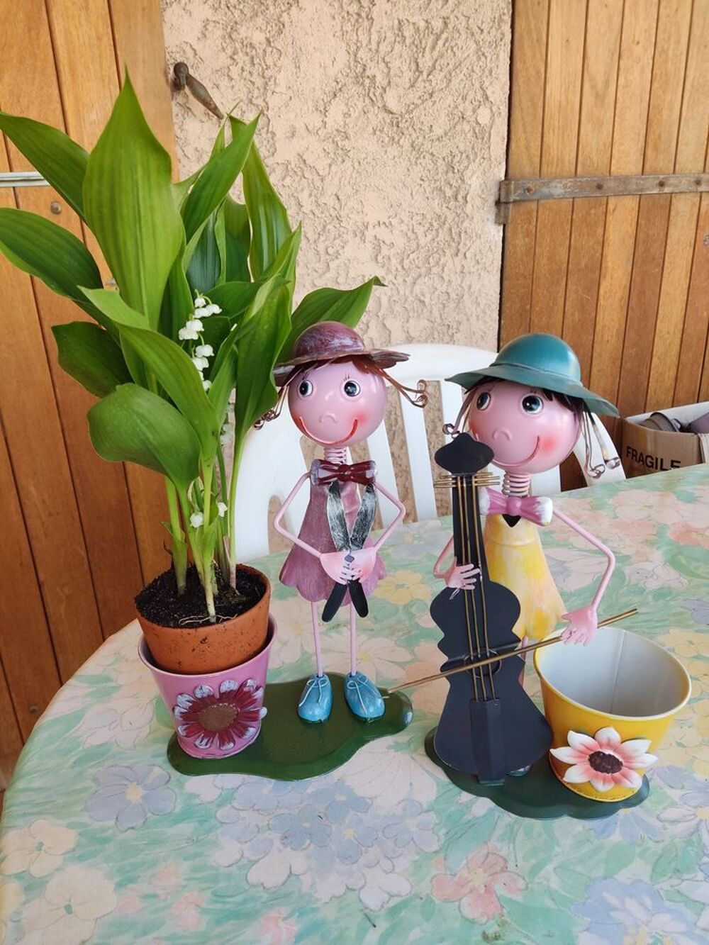 Figurine cache pot en t&ocirc;le Décoration