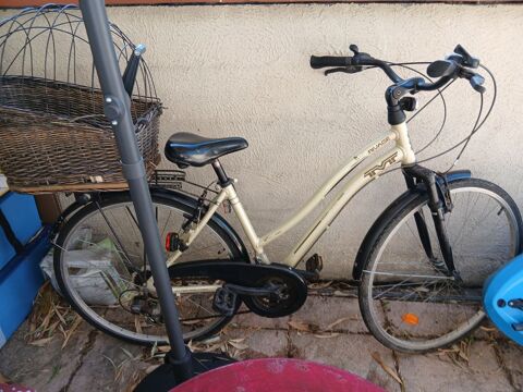 Vélo de ville ou de campagne avec panier en osier 70 Castres (81)