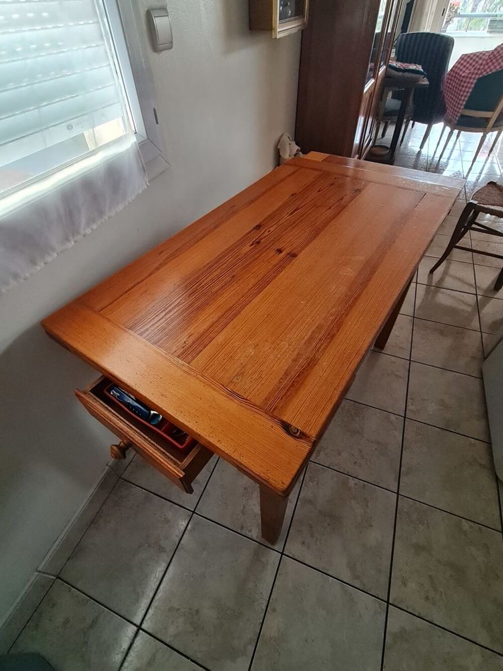 Table en pin massif avec rallonge et tiroir Meubles