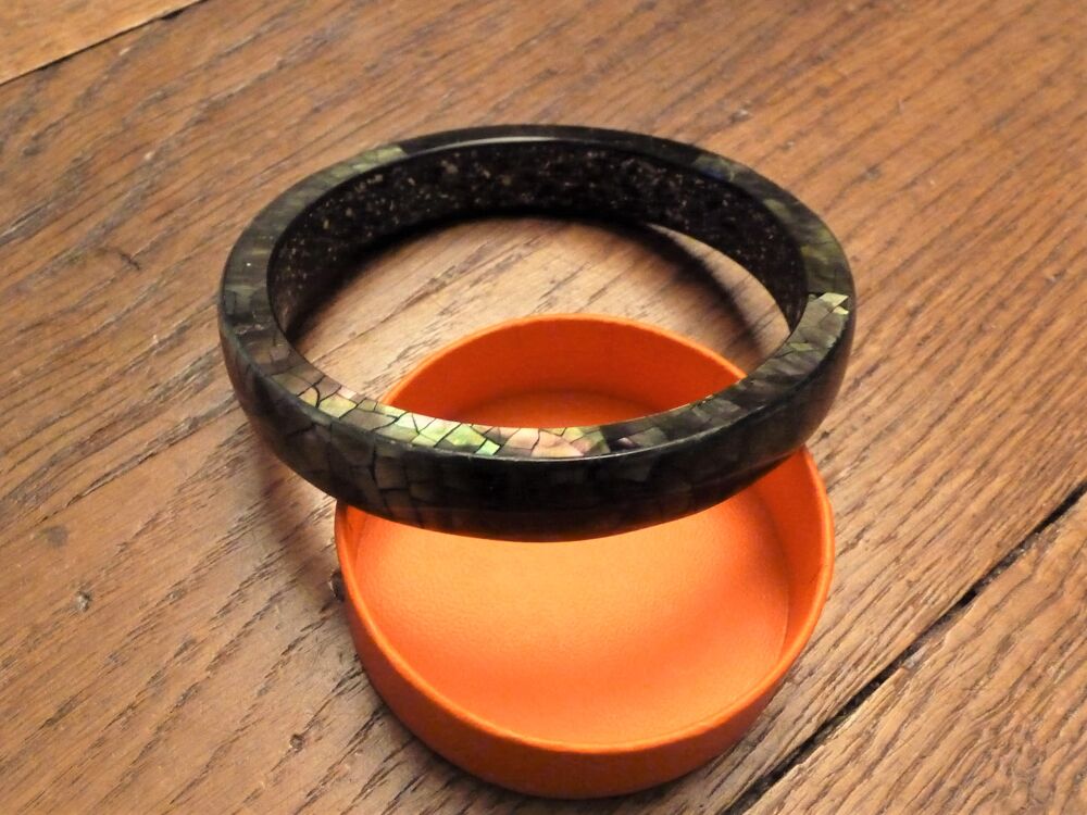 Bracelet en Nacre et Pierre de 1,2 cm de large-Neuf- Scooter Bijoux et montres