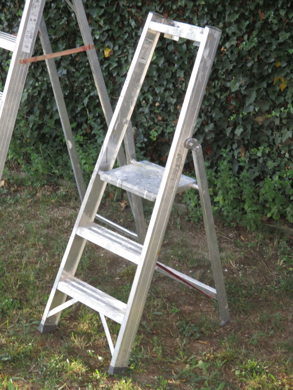 2 escabeaux - Echelle Europ&eacute;enne Bricolage