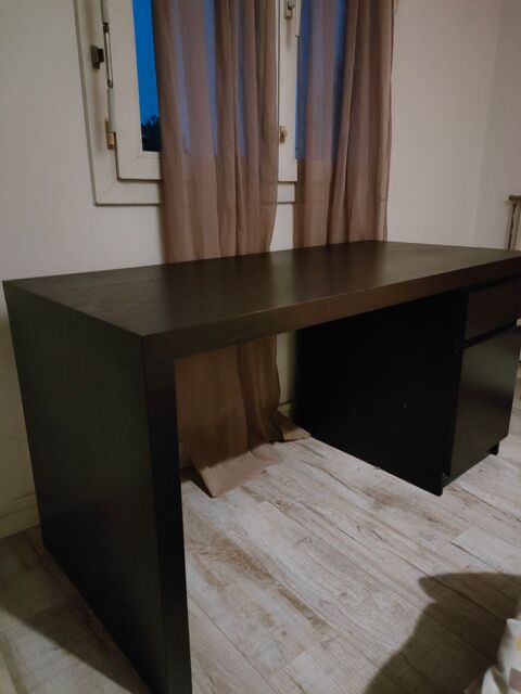 Bureau MALM IKEA Noir 40 Chatou (78)