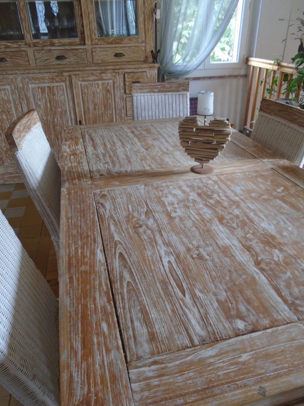 salle &agrave; manger en bois exotique Meubles
