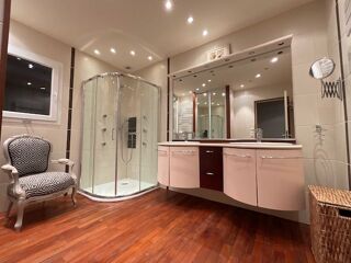  Maison � vendre 9 pi�ces 240 m�