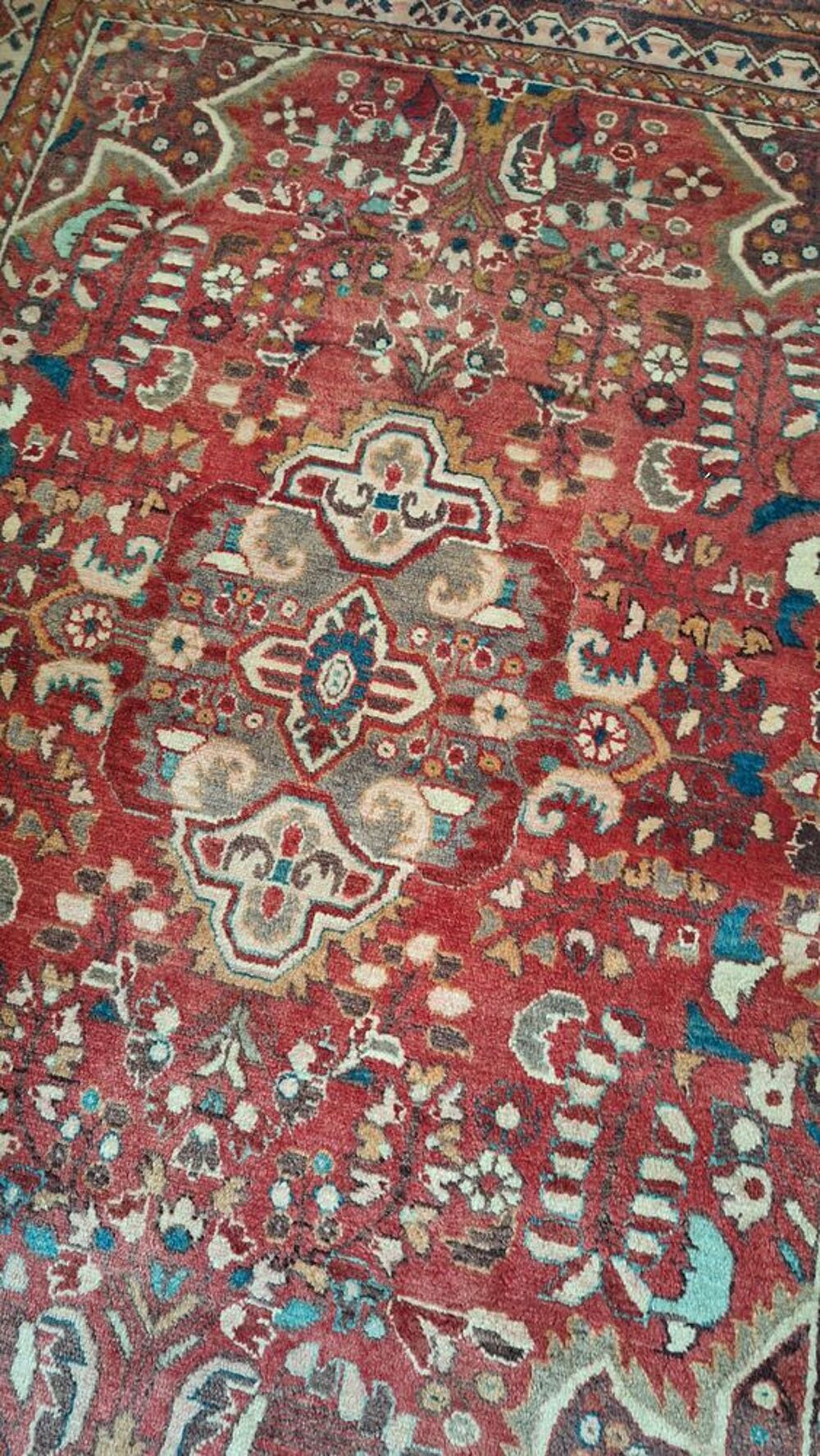 Tapis en laine ancien dim : 210 par 165 cm Décoration