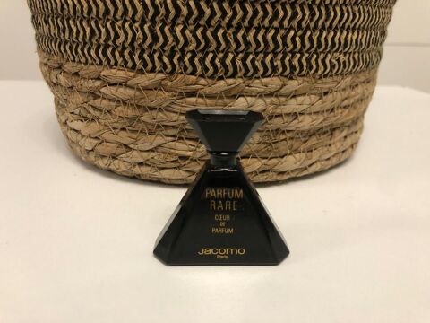 Miniature de parfum coeur de parfum 4 Charbonnires-les-Bains (69)