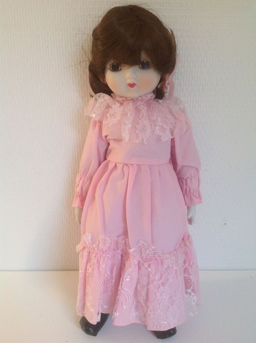 POUP&Eacute;E ROBE ROSE T&Ecirc;TE MAINS &amp; PIEDS EN PORCELAINE Envoi Poss 