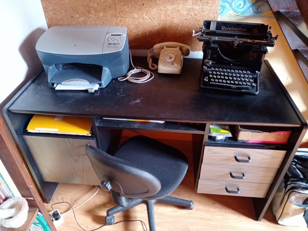 Bureau + chaise roulante Meubles