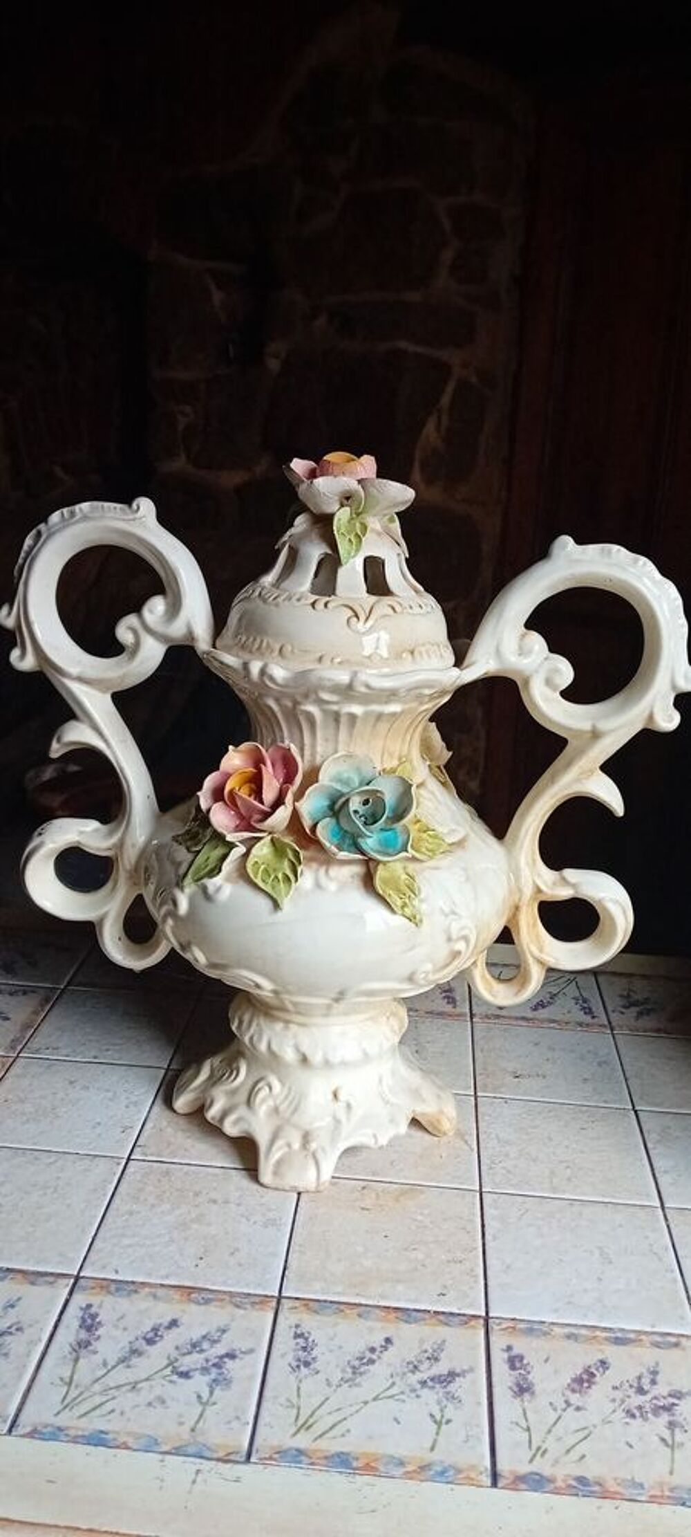 Vase en barbotine Dcoration