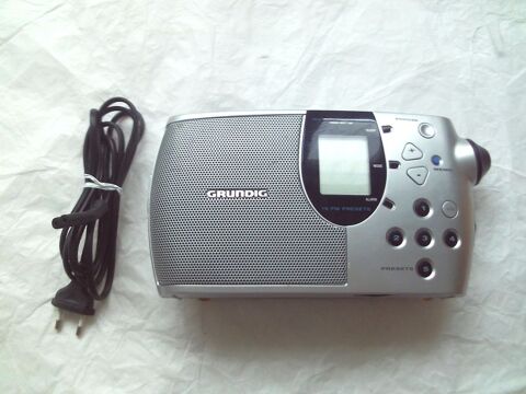 Radio portable Grundig Prima Boy 100 PLL tr�s bon �tat Villeurbanne (69)