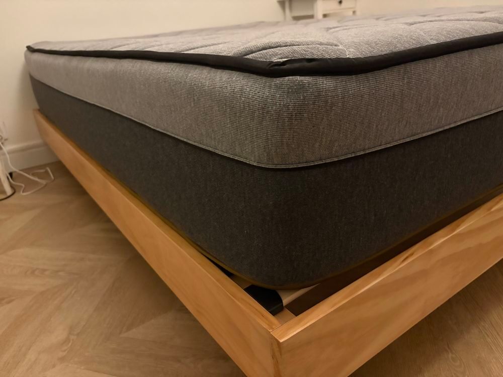 Lit matelas + sommier Meubles