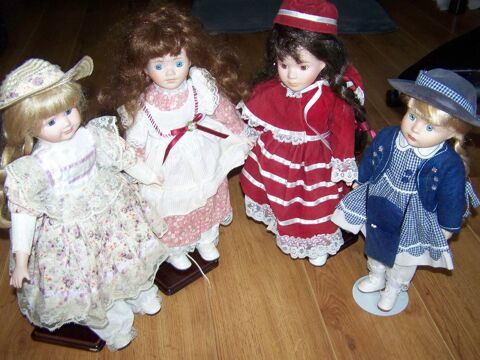 lot de 4 poup�es ou individuelle 15 Roussillon (84)