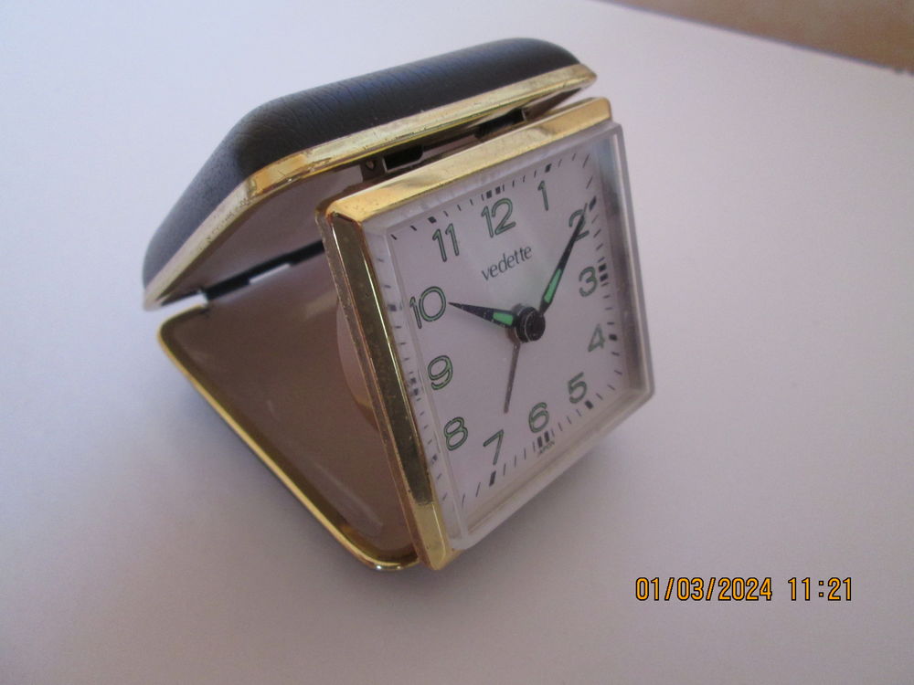 r&eacute;veil de voyage Bijoux et montres