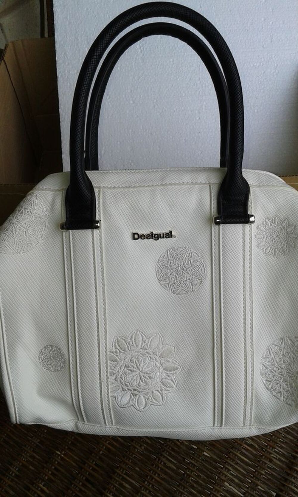 Sac pour femme en SIMILI CUIR RIGIDE MARQUE DESIGUAL Maroquinerie
