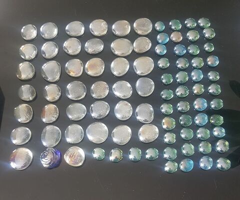 Pierres de jardin en verre transparentes et turquoises 10 Agde (34)