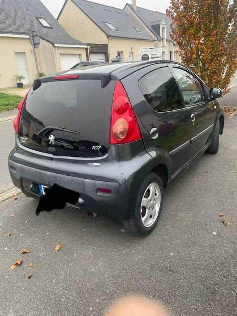 Peugeot 107 1.0e 12V 68ch BLUE LION Sportium