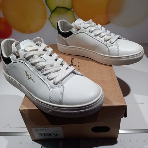 Baskets basses femme? blanc Pepe Jeans pointure 38 neuves
CA 9 Sainte-Suzanne (25)